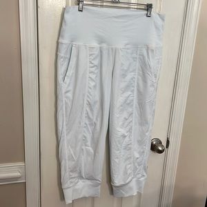 Lululemon white high top capris size 12